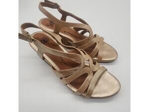 New Sofft gold wedge cork sandal flawless 9